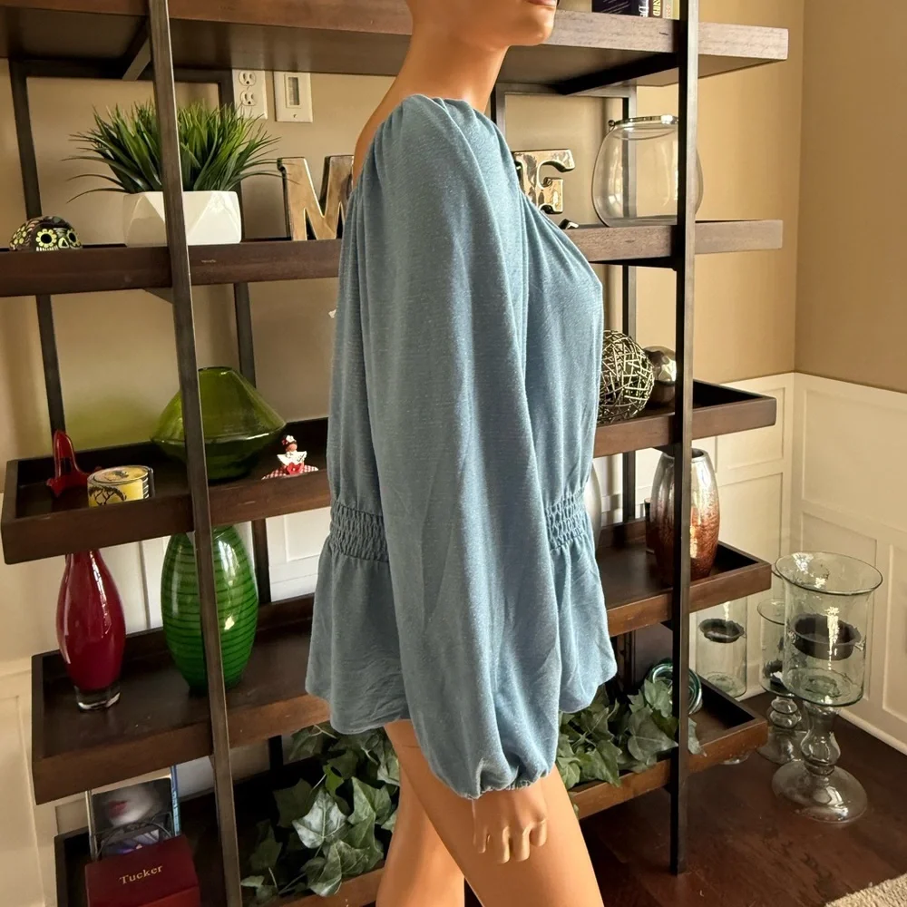 Lauren conrad XXL or 2x long sleeve lightweight top peplum stretchy blue silver - Picture 3 of 8